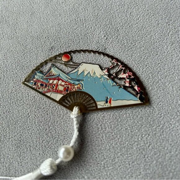 Fan Shaped Bookmark ~ Beautiful Japanese Scene ~ Brand New - Picture 7 of 7
